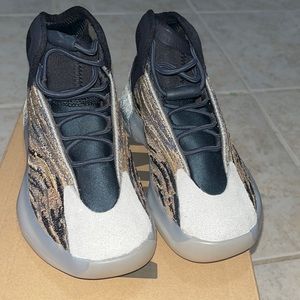 Adidas Yeezy QNTM Amber Tint